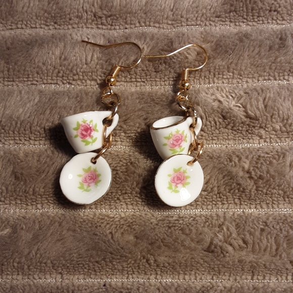 Hand Crafted Ceramic,Tea Cup and Saucer Earrings ,Alice In Wonderland - Picture 2 of 4